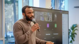 Speaker presenting during a virtual meeting